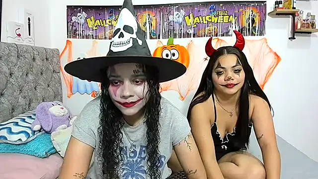 nay and aleja1 online show from 10/31/25, 03:29