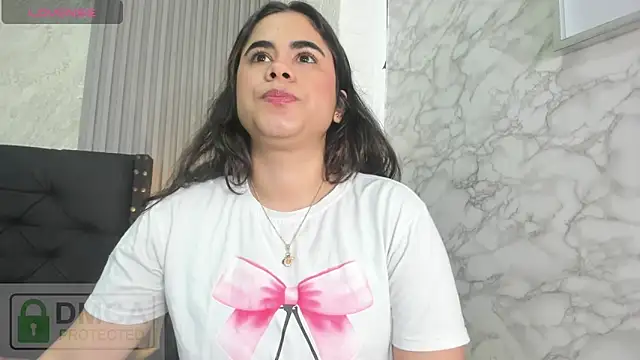 Snapshot of alicy__torres chatting on 06/22/26, 12:24 alicy torres online show from 06/22/26, 12:24