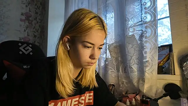 Witching Moon online show from 10/24/25, 07:16