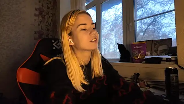 Witching Moon online show from 12/03/25, 07:05