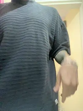 AlphaMasterXxx online show from 10/13/25, 01:44