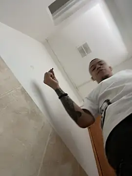 AlphaMasterXxx online show from 11/19/25, 02:17