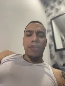 AlphaMasterXxx online show from 11/23/25, 10:48