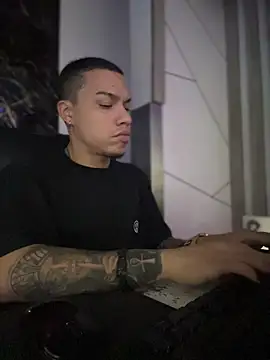 AlphaMasterXxx online show from 11/28/25, 11:46