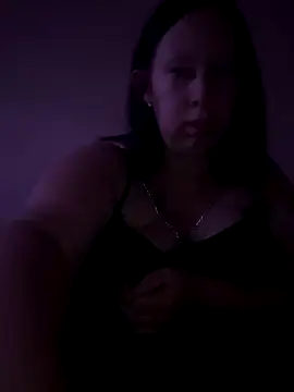 Snapshot of xSiindy95 chatting on 10/06/25, 07:33 xSiindy95 online show from 10/06/25, 07:33