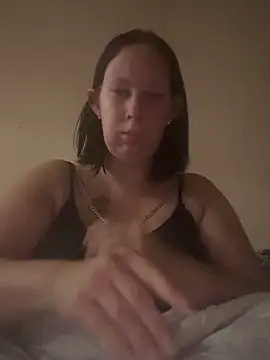 Snapshot of xSiindy95 chatting on 10/11/25, 09:24 xSiindy95 online show from 10/11/25, 09:24