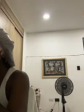 EmilyKisx online show from 11/10/25, 01:32