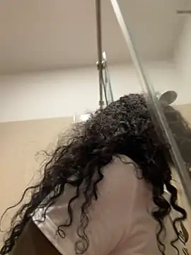 EmilyKisx online show from 11/18/25, 10:09