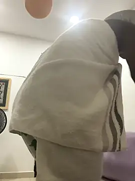 EmilyKisx online show from 11/20/25, 10:04