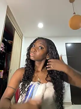 EmilyKisx online show from 12/05/25, 10:24