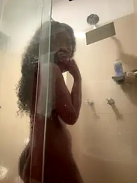 EmilyKisx online show from 12/17/25, 10:10