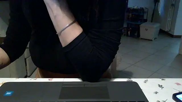 Snapshot of Melissa764 chatting on 10/24/25, 02:57 Melissa764 online show from 10/24/25, 02:57