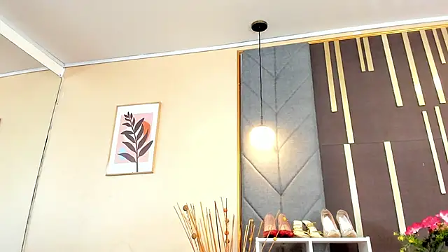 OliviGrace online show from 04/25/26, 01:41