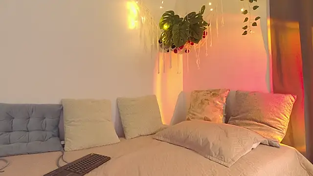 swt helen online show from 12/21/25, 08:49