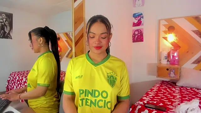 Snapshot of SoleneFontaine chatting on 11/14/25, 11:42 SoleneFontaine online show from 11/14/25, 11:42