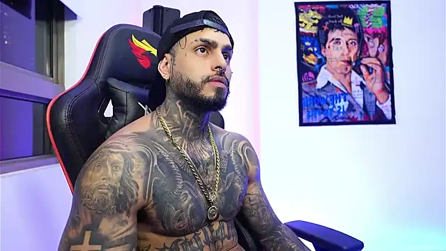 logan hugh8 online show from 12/14/25, 03:34