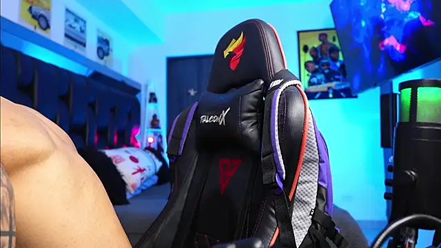 logan hugh8 online show from 02/25/26, 01:04