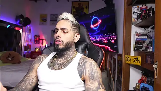 logan hugh8 online show from 03/18/26, 02:58