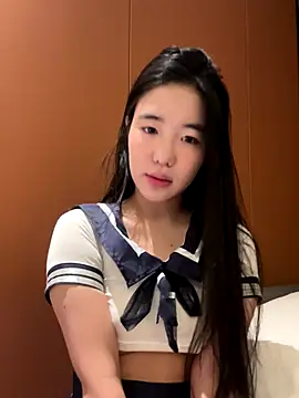 Snapshot of luluya1314 chatting on 11/23/25, 01:49 luluya1314 online show from 11/23/25, 01:49