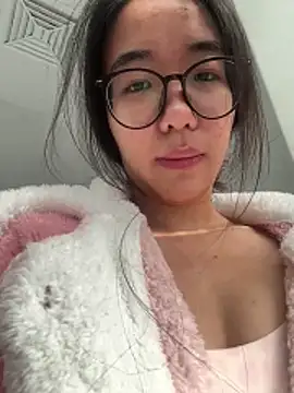 Snapshot of luluya1314 chatting on 12/01/25, 03:22 luluya1314 online show from 12/01/25, 03:22