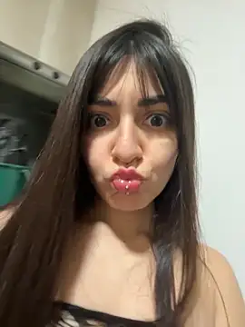 Snapshot of julichikita chatting on 10/30/25, 05:31 julichikita online show from 10/30/25, 05:31