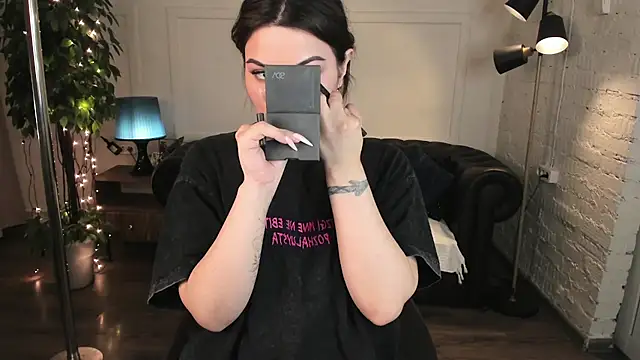 Snapshot of Dark_Moni chatting on 02/07/26, 02:48 Dark Moni online show from 02/07/26, 02:48