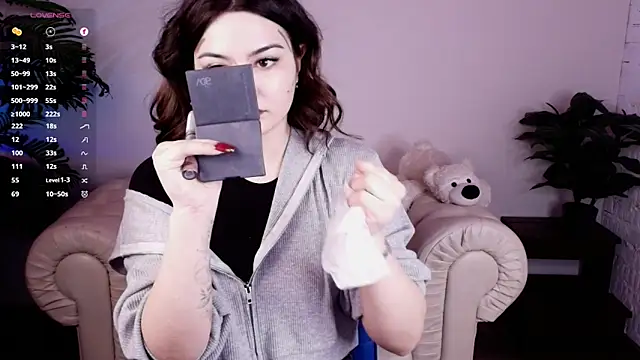 Snapshot of Dark_Moni chatting on 02/25/26, 02:43 Dark Moni online show from 02/25/26, 02:43