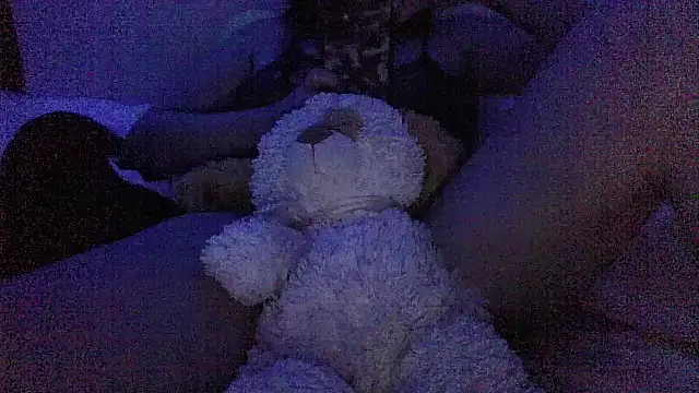 jenmarquez  online show from 10/27/25, 05:33