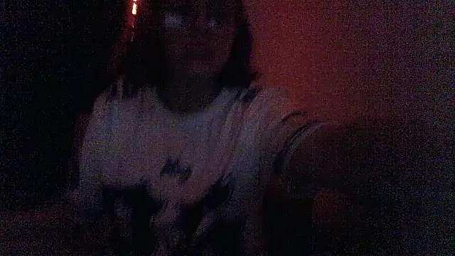 Snapshot of jenmarquez_ chatting on 10/29/25, 04:59 jenmarquez online show from 10/29/25, 04:59