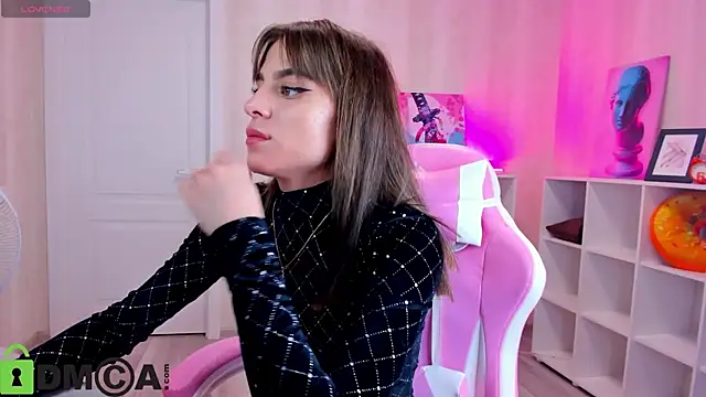 lasly moon online show from 12/21/25, 12:40