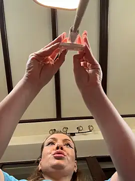 Snapshot of emmasweett11 chatting on 03/05/26, 10:44 emmasweett11 online show from 03/05/26, 10:44