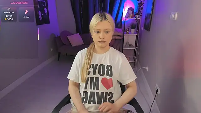 Millie Vanillies online show from 10/09/25, 08:18