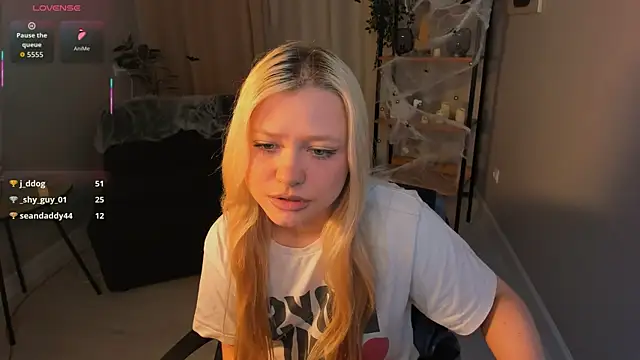 Millie Vanillies online show from 10/22/25, 08:30