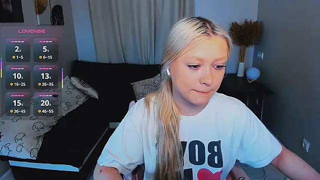 Millie Vanillies online show from 12/05/25, 05:49