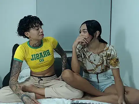 ParisAndVi online show from 09/19/25, 11:38