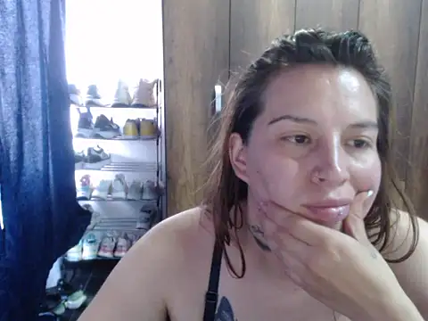 cloequeen15 online show from 11/25/25, 06:52