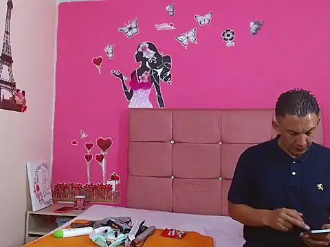 mollyandsam303av online show from 11/28/25, 04:04