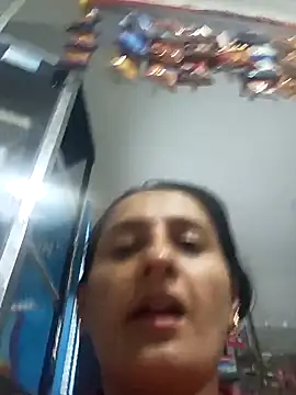 Snapshot of Titiss8921 chatting on 09/13/25, 01:05 Titiss8921 online show from 09/13/25, 01:05