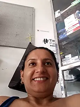 Snapshot of Titiss8921 chatting on 10/03/25, 12:24 Titiss8921 online show from 10/03/25, 12:24