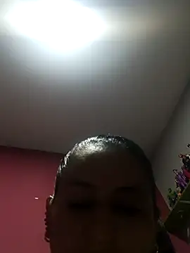 Snapshot of Titiss8921 chatting on 10/16/25, 02:18 Titiss8921 online show from 10/16/25, 02:18