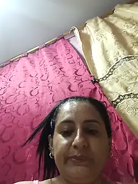 Snapshot of Titiss8921 chatting on 10/25/25, 01:24 Titiss8921 online show from 10/25/25, 01:24