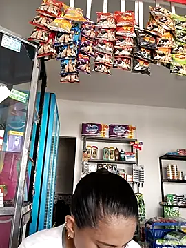 Snapshot of Titiss8921 chatting on 10/28/25, 01:03 Titiss8921 online show from 10/28/25, 01:03