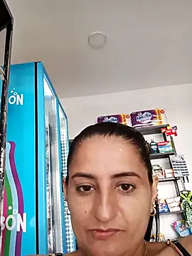 Snapshot of Titiss8921 chatting on 11/04/25, 01:32 Titiss8921 online show from 11/04/25, 01:32