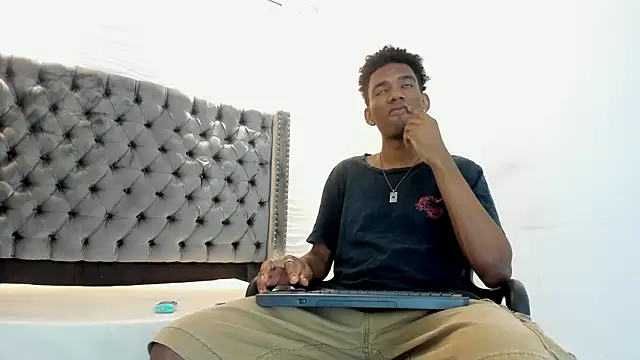 nero reyd online show from 10/09/25, 07:23