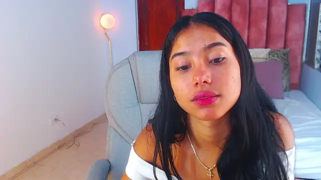 Milaa Star  online show from 10/03/25, 04:20