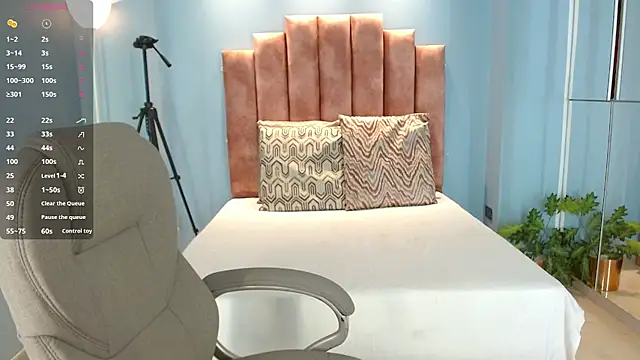 Milaa Star  online show from 02/24/26, 03:48