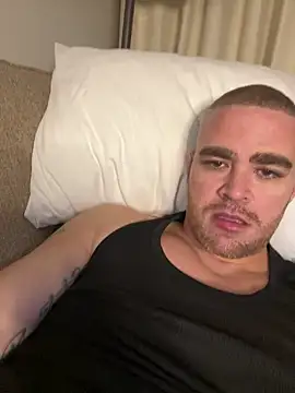 Snapshot of Dallasbest214 chatting on 09/17/25, 09:00 Dallasbest214 online show from 09/17/25, 09:00