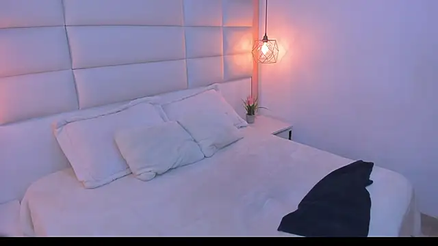 Snapshot of Salome_Smitth_1 chatting on 04/08/26, 08:42 Salome Smitth 1 online show from 04/08/26, 08:42