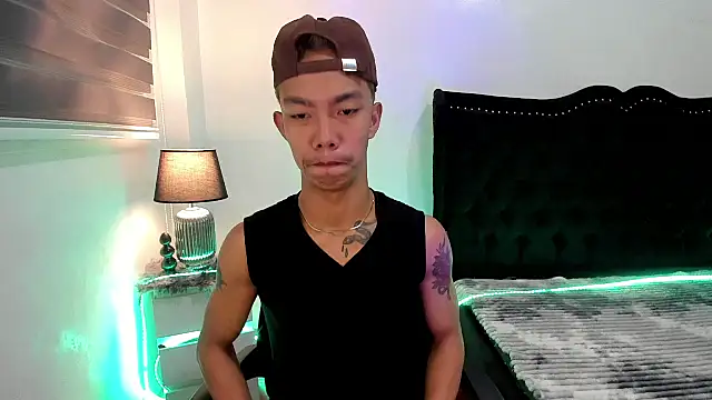 Snapshot of jersthebigfuckerxxx chatting on 10/04/25, 02:31 jersthebigfuckerxxx online show from 10/04/25, 02:31