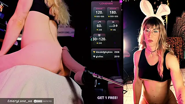 Snapshot of EmeryLune_xo chatting on 04/05/26, 04:31 EmeryLune xo online show from 04/05/26, 04:31